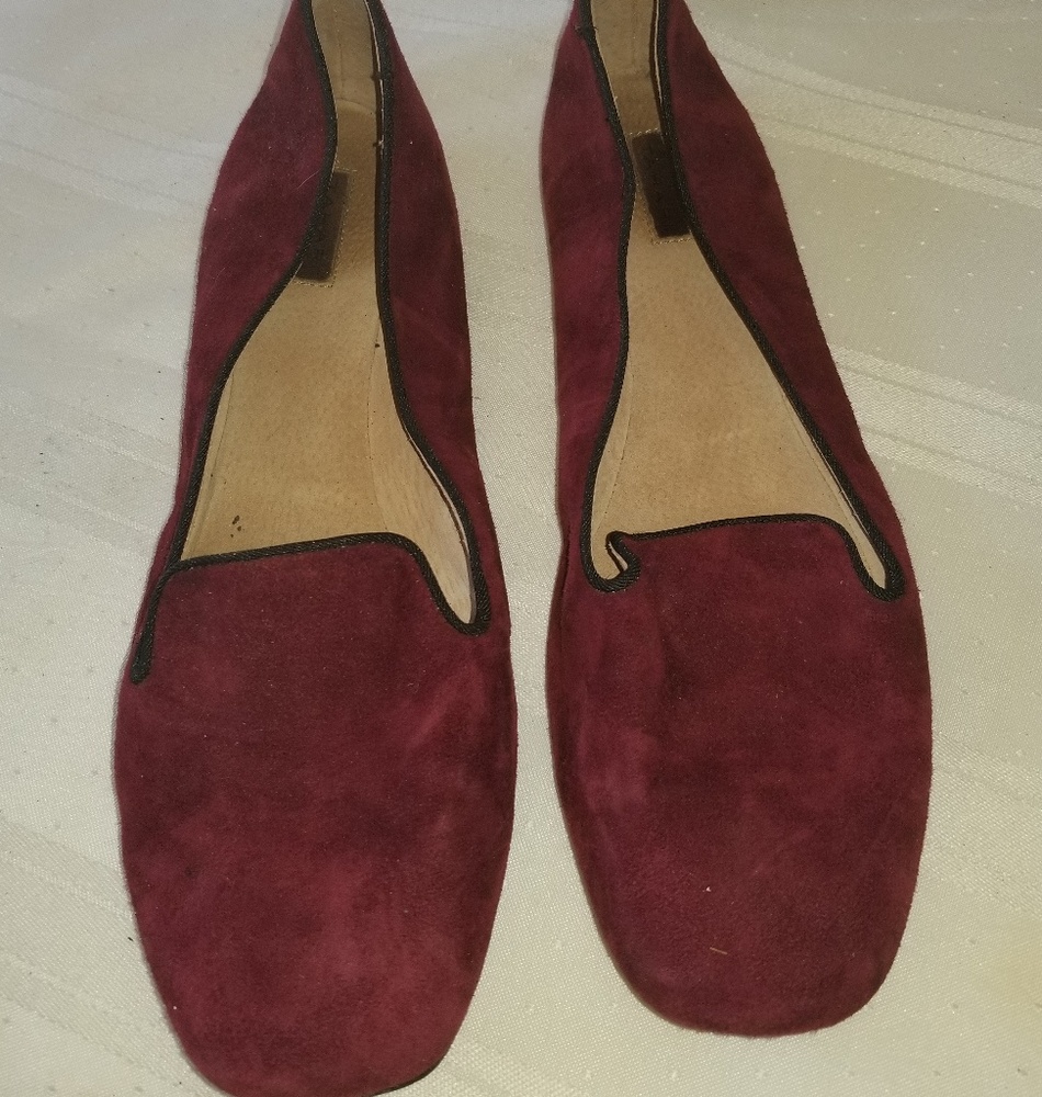*PRE LOVED* Tahari Magenta Suede Leather Flats